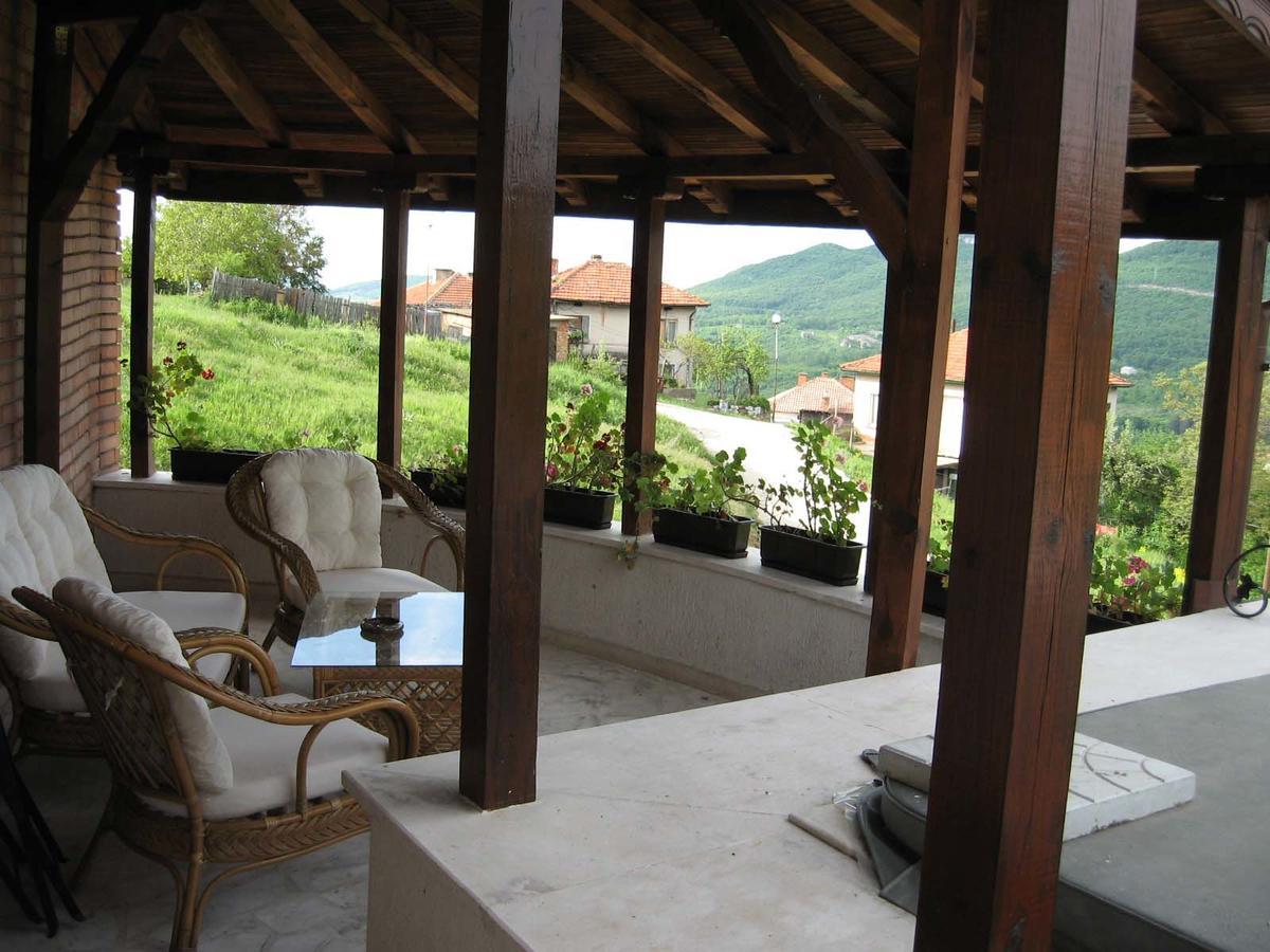 Castle Cottage Bed & Breakfast เบโลกราดชิก ภายนอก รูปภาพ