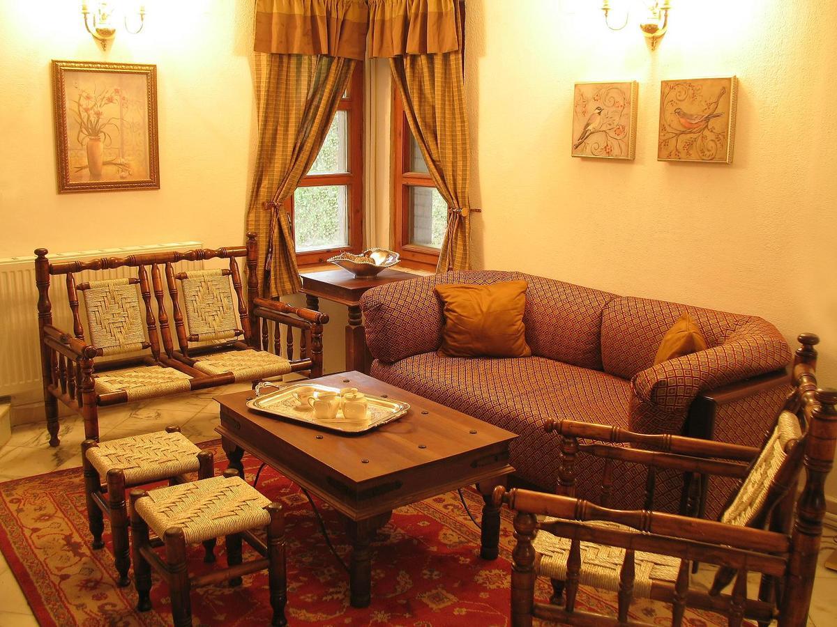 Castle Cottage Bed & Breakfast เบโลกราดชิก ภายนอก รูปภาพ